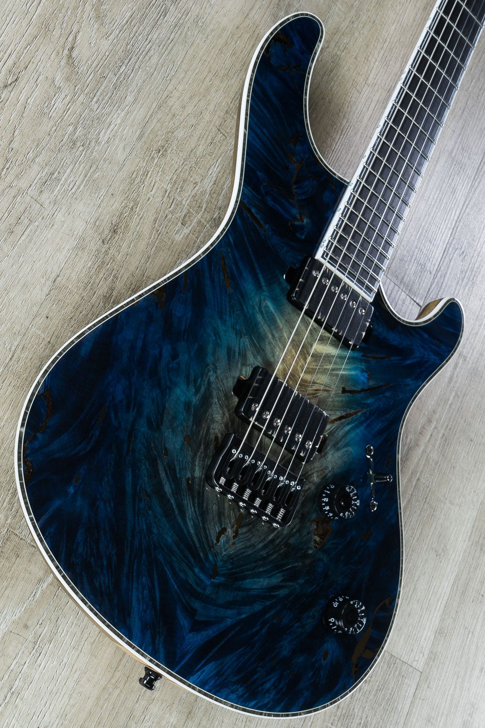 Mayones guitars Regius 6 (Ash, Bare Knuckle TKO) - jeans