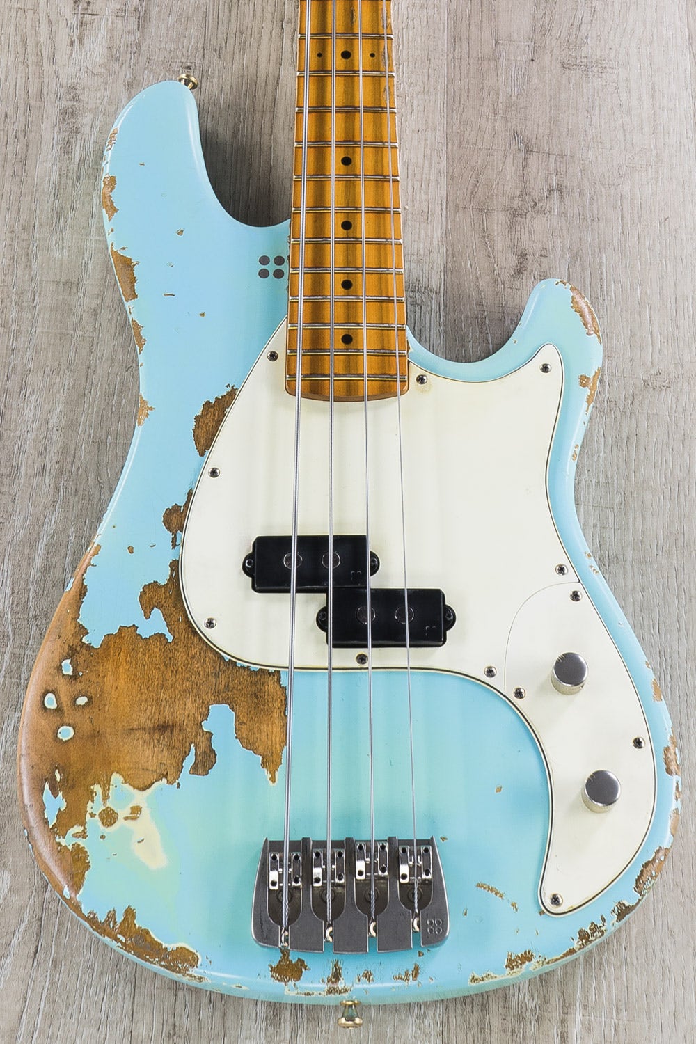 Sandberg bass shop guitars